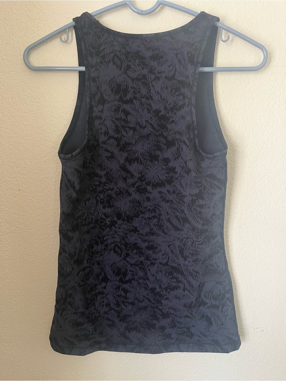 Athleta Dark Navy Floral Scoop Tank - Picture 5 of 8